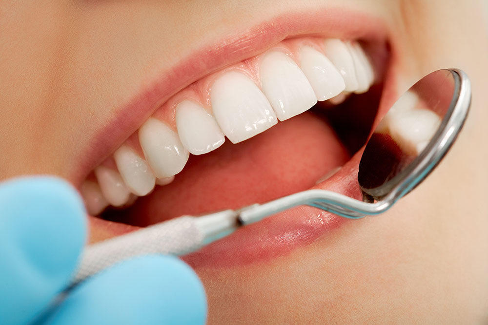 Почему услуги профессиональной имплантации зубов так популярны