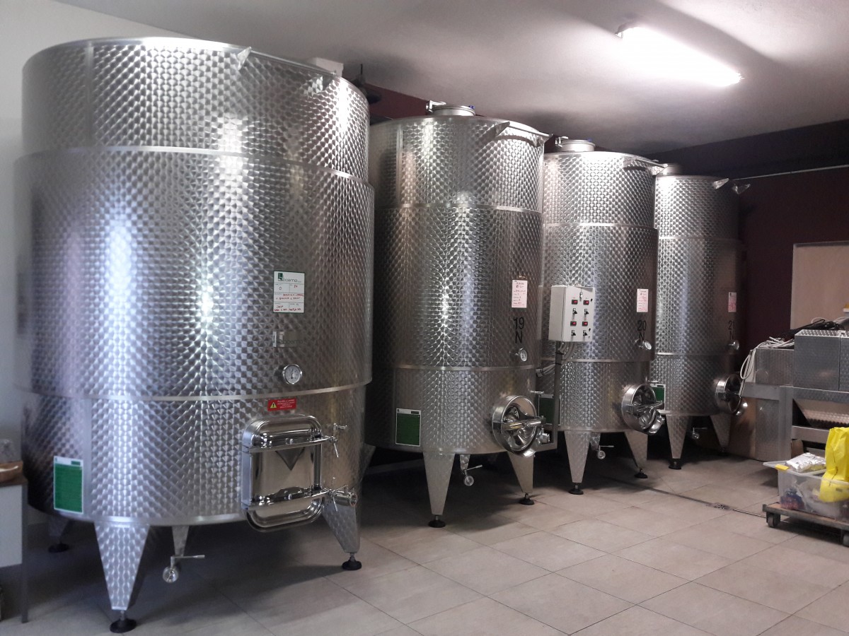 Качественные резервуары для вин и особенности их выбора